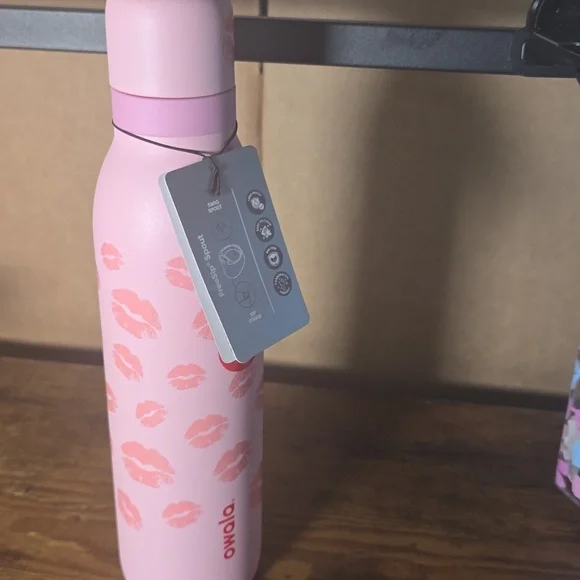 Owala Diet Coke 24oz Steel Freesip Twist Special Editon Kisses Nwt - Picture 3 of 4